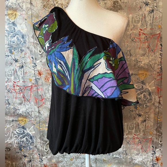 Free People Tops - FREE PEOPLE Off the Shoulder Black & Floral Design Top